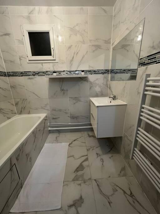 Appartement Luxueux 70M2, 2 Chambres أورْجونْتُيْ المظهر الخارجي الصورة